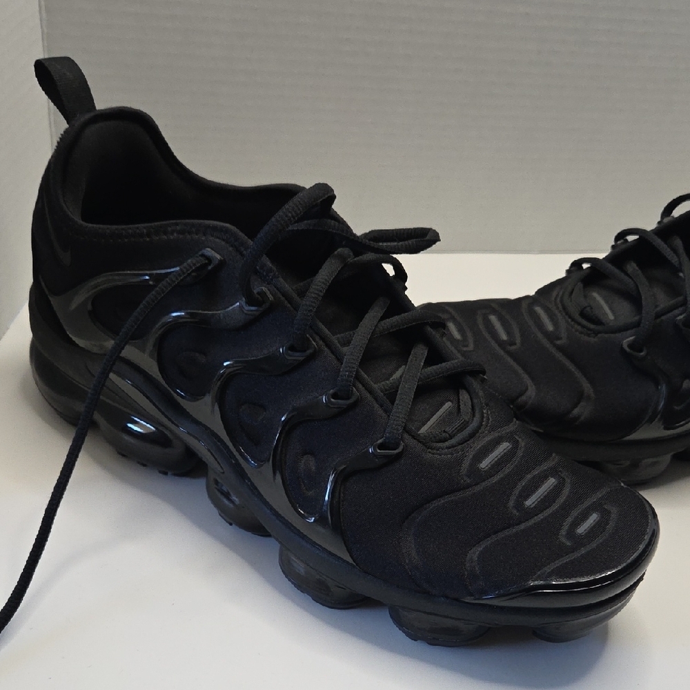 Nike Air VaporMax Plus Low Triple Black